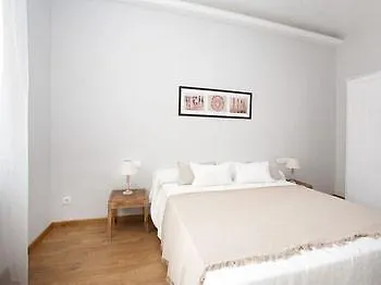 Two Sisters Apartments Barcelona