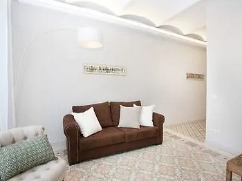 Two Sisters Apartments Barcelona Spain