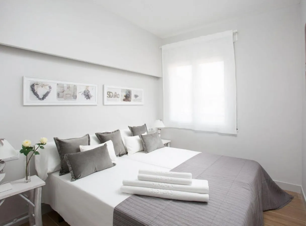 Two Sisters Apartments Barcelona